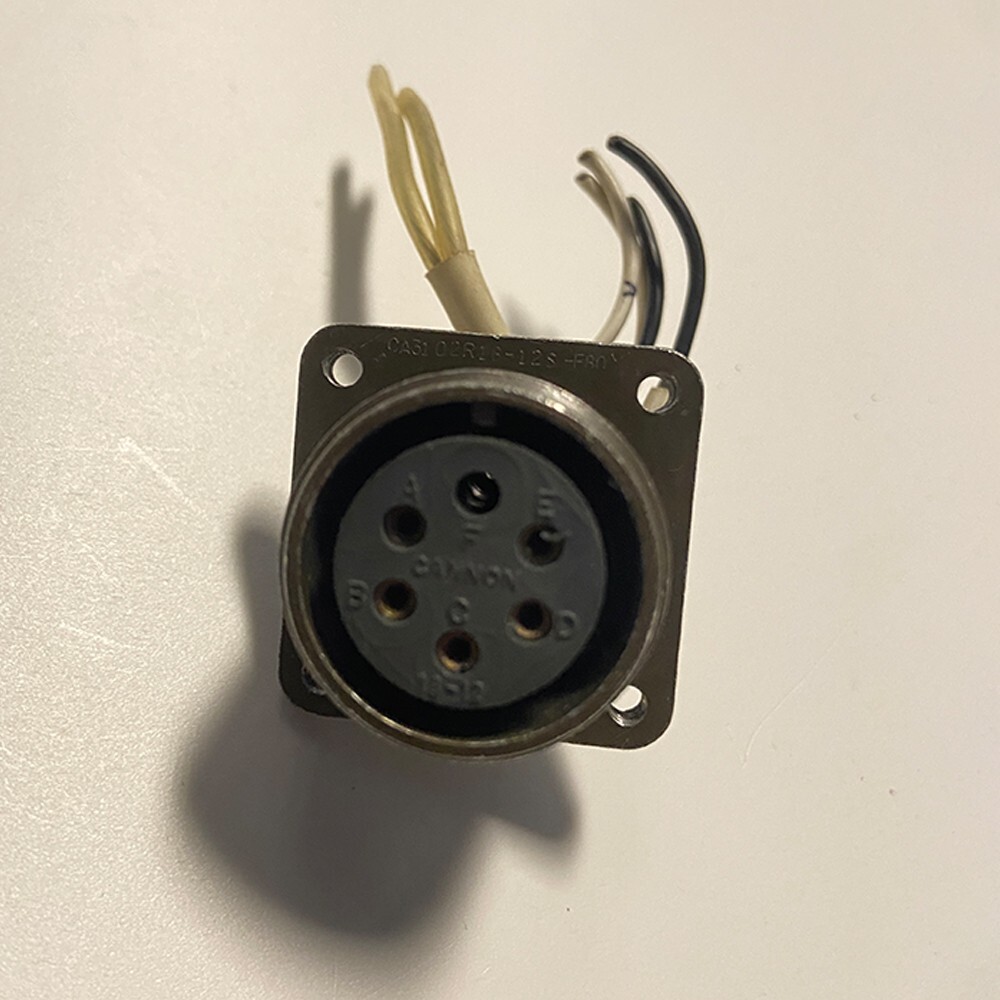 A lot of 9 Amphenol 9836 Cannon Connector 07418-MS25043-18D
