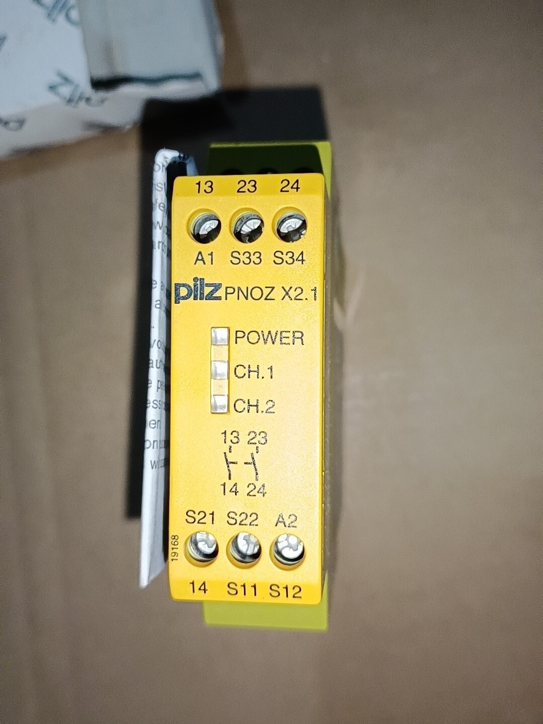 1PCS pilz PNOZ X2.1 2S 774360 NEW