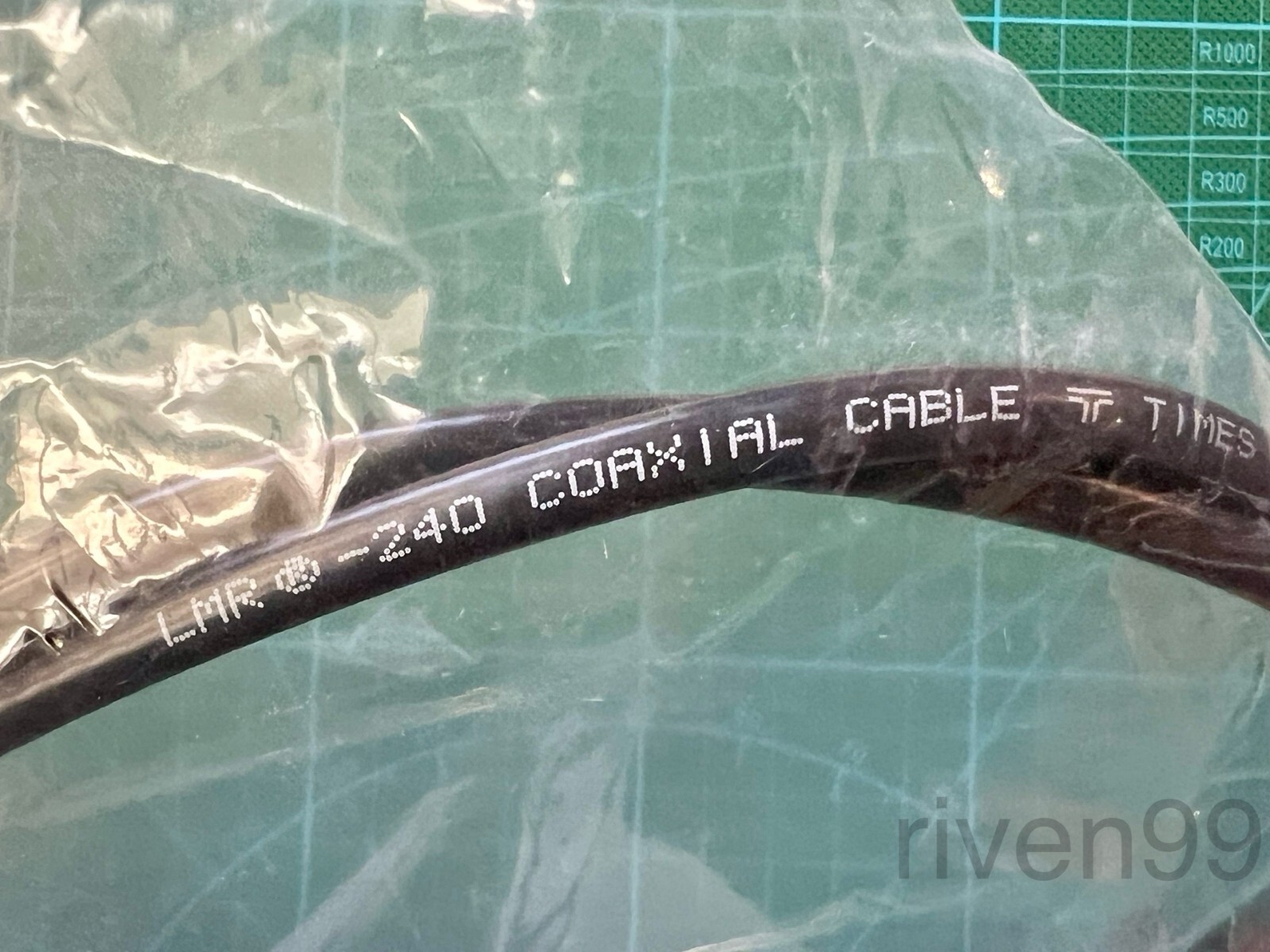 Amphenol RF LMR-240 6GHz Coaxial Cable SMA Right-angle RA Male to Male Plug, 3ft