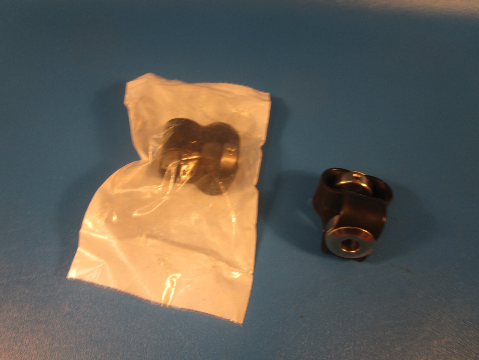 LOT OF 2 OILITE 5826SS6SSM3 FLEXIBLE BEARING, K-COUPLING 5802 SERIES BORE 3/8″ X