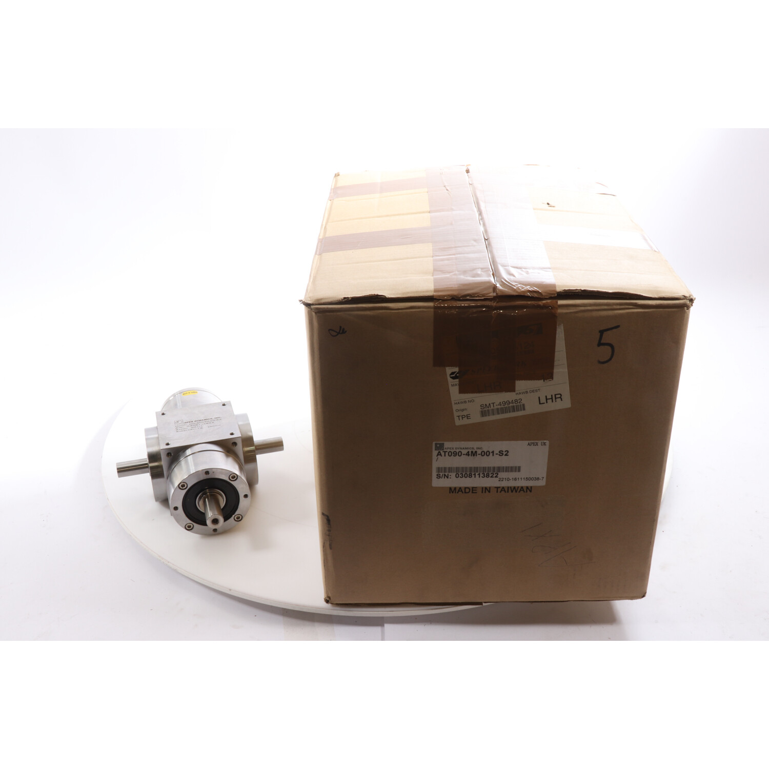 Apex Dynamics Inc AT090-4M-001-S2 Spiral Bevel Gearbox I=1 NEW NFP