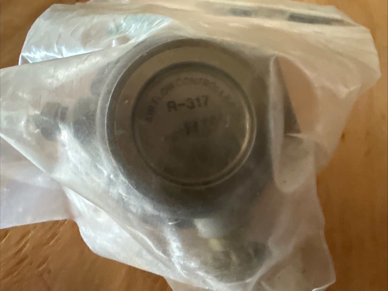 NEW Johnson Controls R-317-6 Air Flow Controller Direct Acting 0.3-6WG 257E