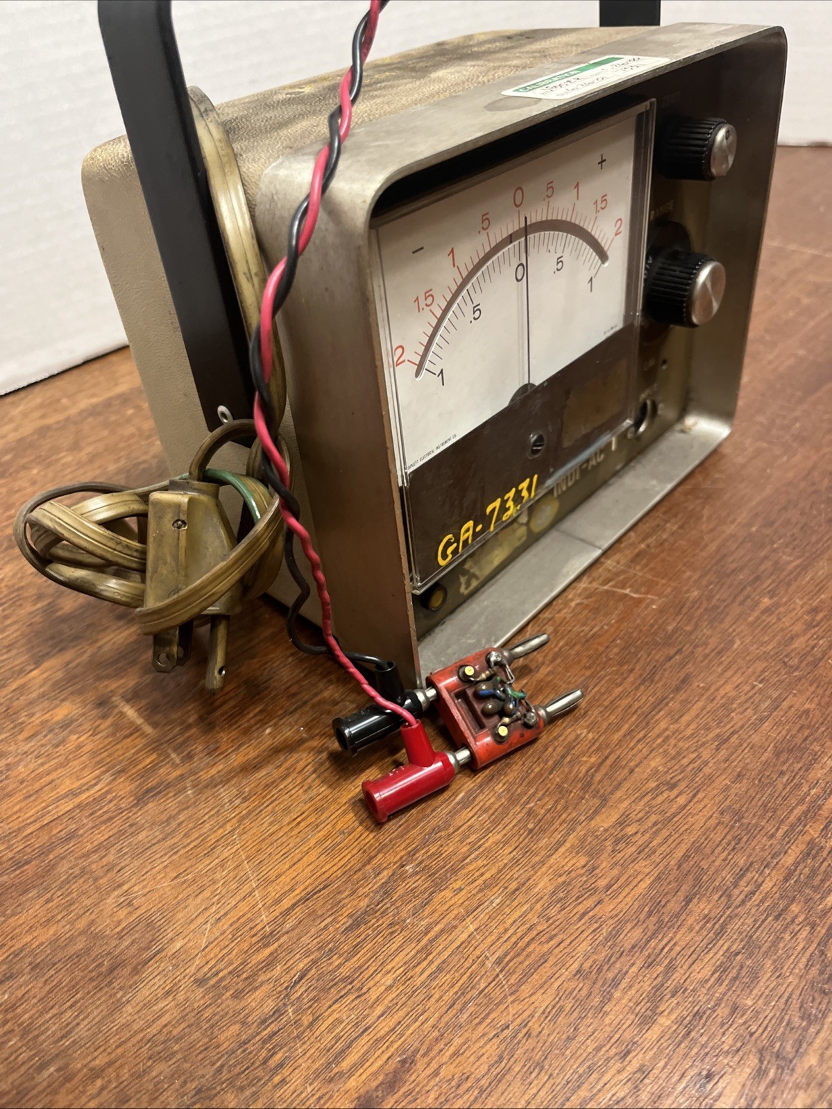Vintage BENDIX BT-1M Gauge Meter INDI-AC T untested powers on