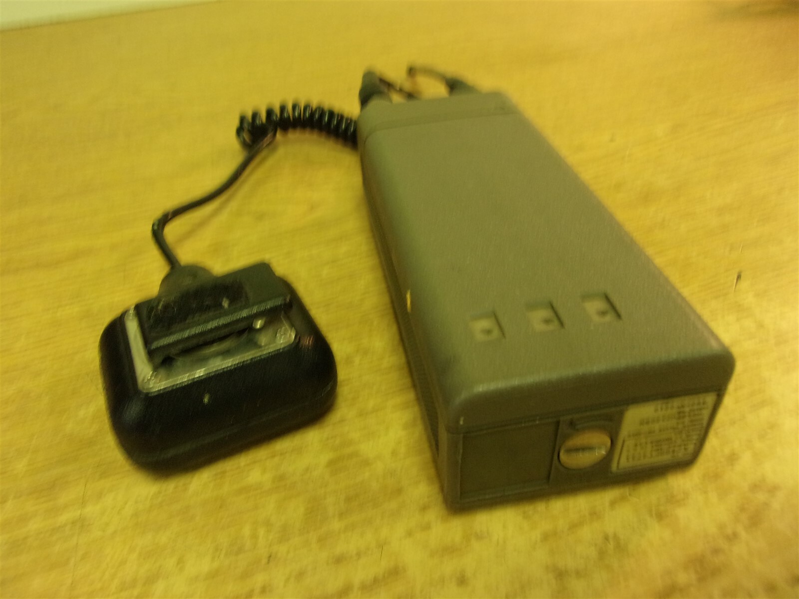 Motorola HT50 Synthesized Radio w/ NTN4849A Microphone *FREE SHIPPING*
