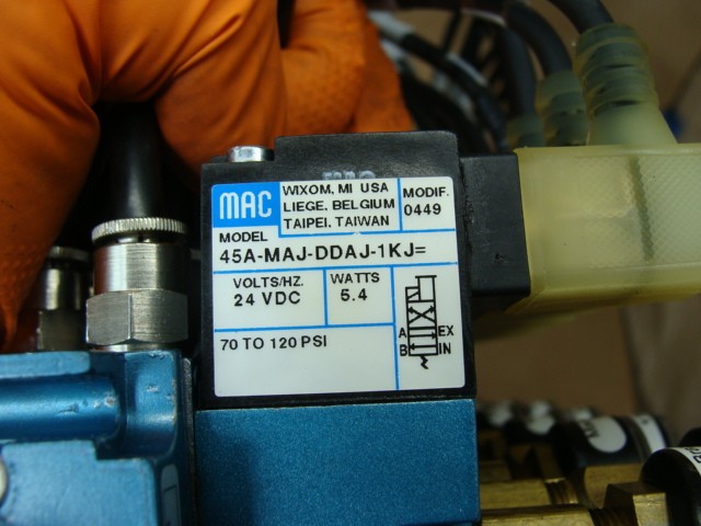 BANK OF 16 MAC SOLENOID VALVES 45A-MAJ-DDAJ-1KJ W/PNEUMADYNE GAUGES