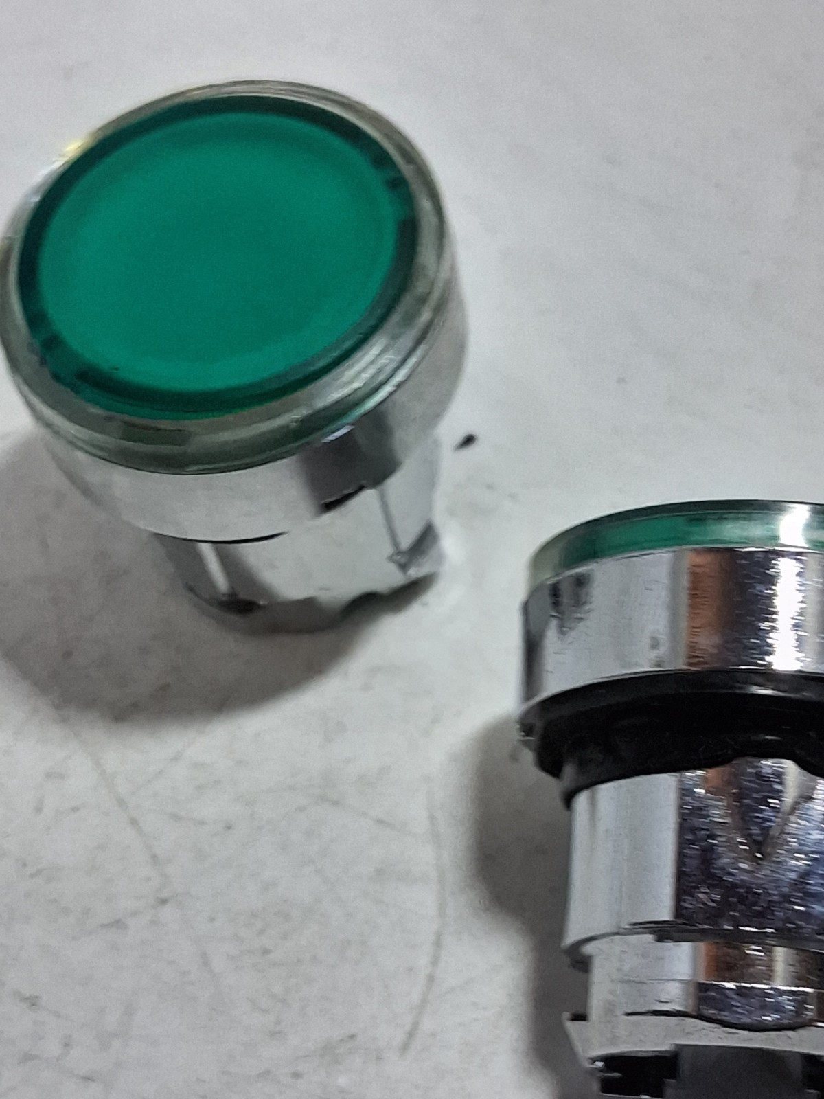 TELEMECANIQUE ZBV-B3 PUSHBUTTON OPERATOR ILLUMINATED GREEN (LOT OF 2)
