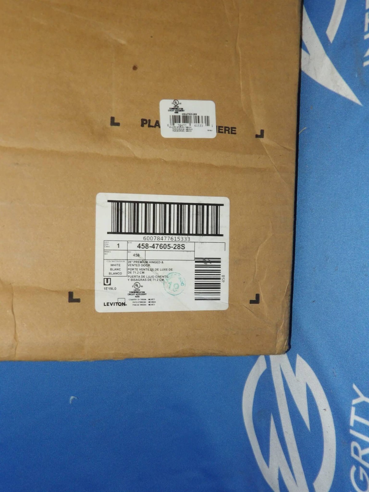 NIB Leviton 47605-28S 28″ Vented Hinged Door + 1 Year Warranty