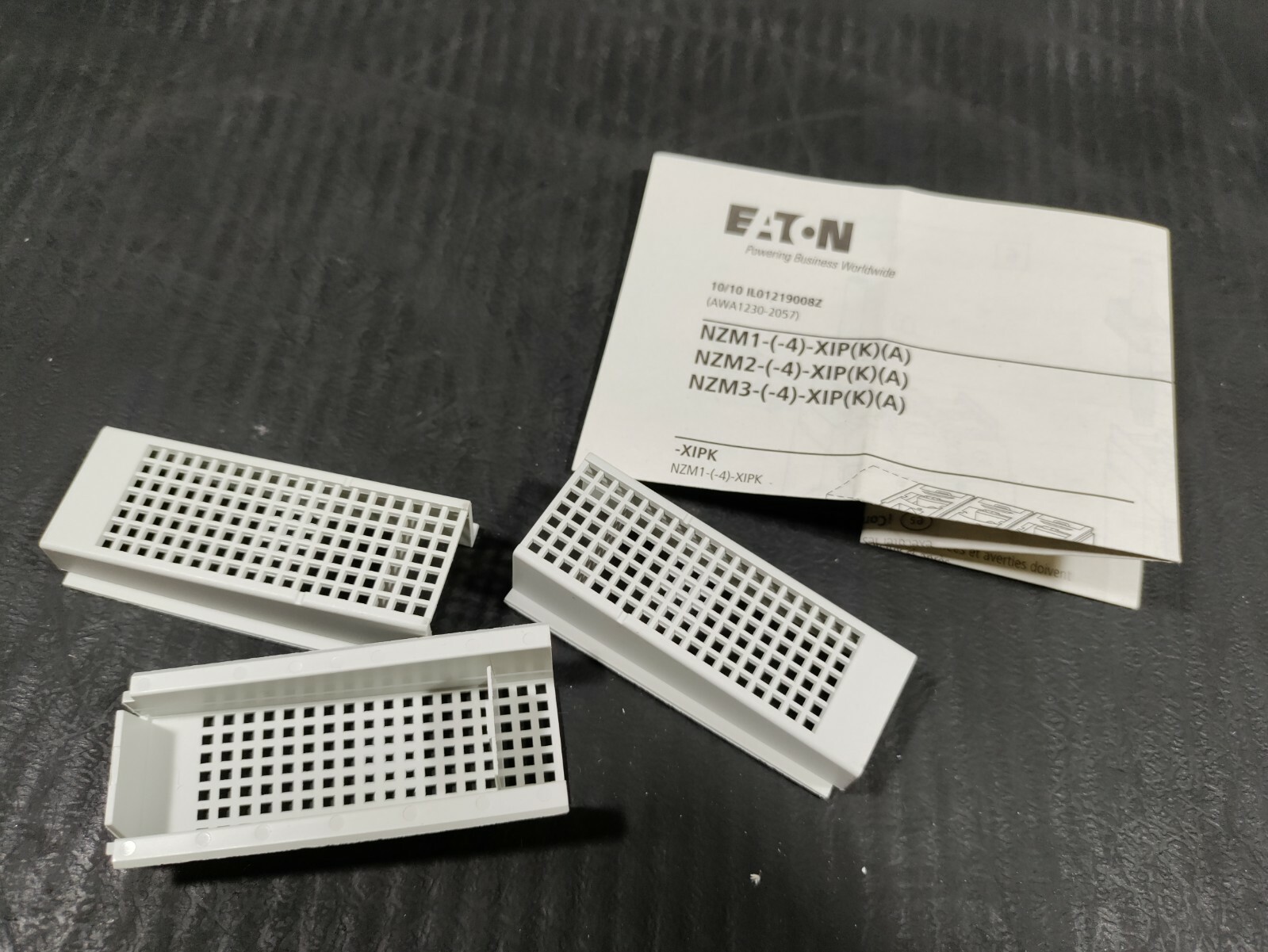 EATON NZM2-XIPA FINGER PROTECTION 3P COVER NIB