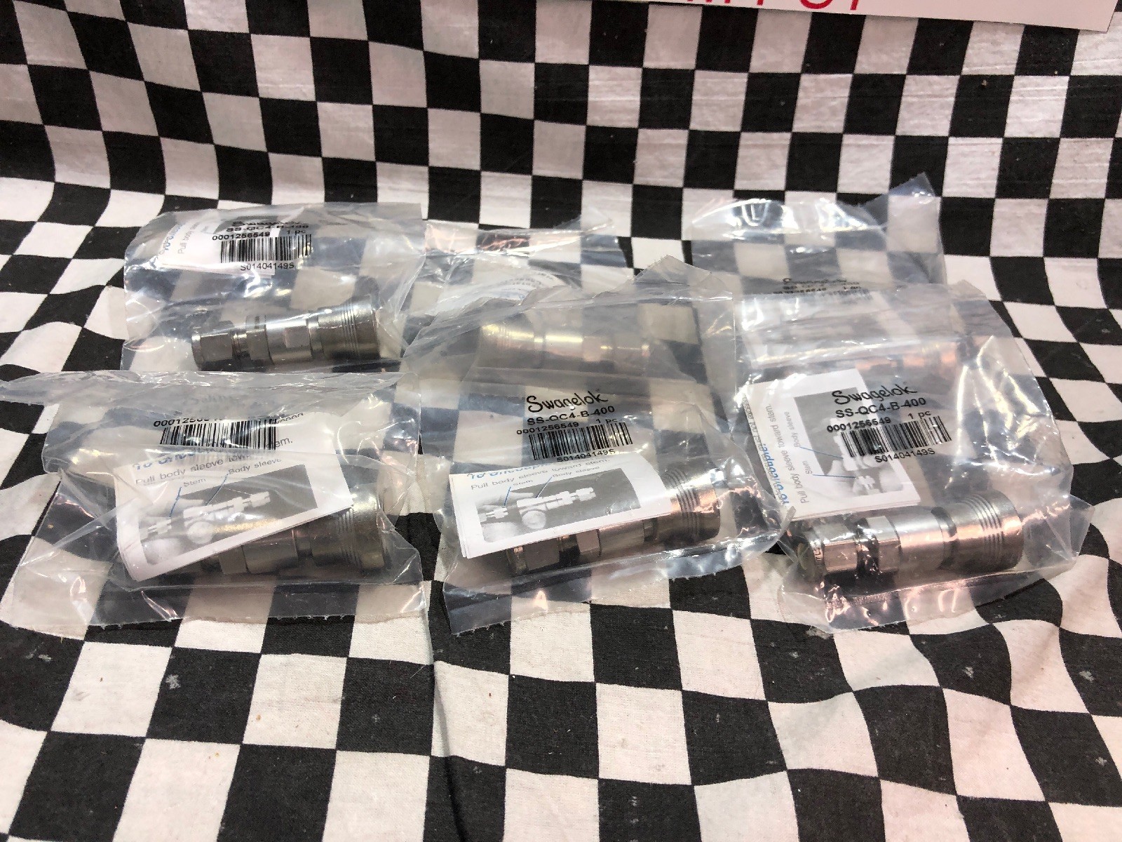 SWAGELOK SS-QC4-B-400, Quick Connect 1/4″, Lot Of 6, SHIPSAMEDAY #1174BA