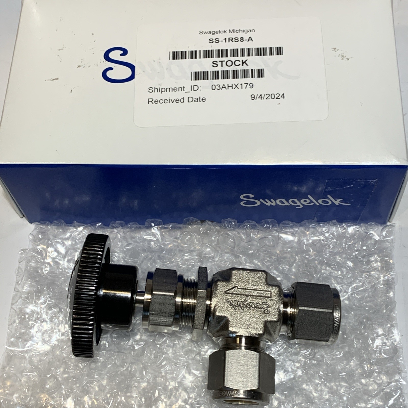 Swagelok SS-1RS8-A 316 stainless steel, integral bonnet angle-pattern needle
