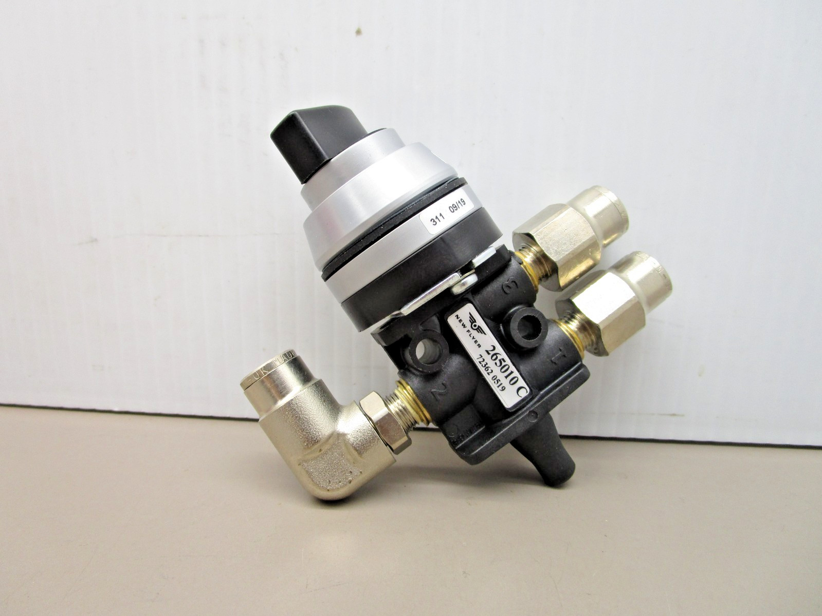 Norgren 265010C Pneumatic Control Valve Switch 72362