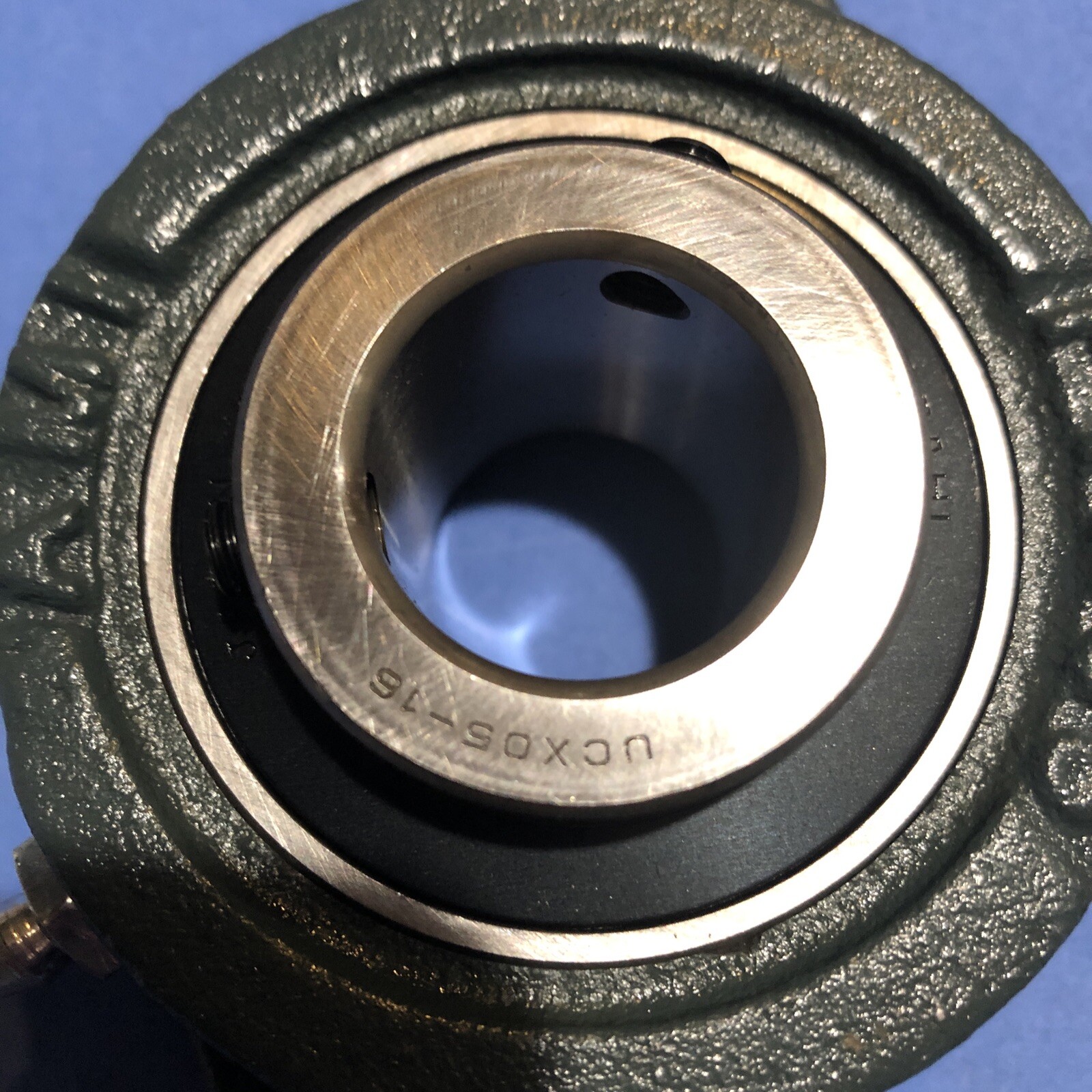 AMI Bearing UCFLX05-16 – 1″ MEDIUM SET SCREW 2-BOLT FLANGE NEW