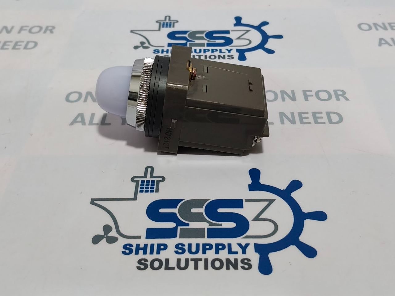 Izumi Denki Idec APN118-W Pilot Lamp Primary 100/110V 50-60 Hz Lamp 18V 2W