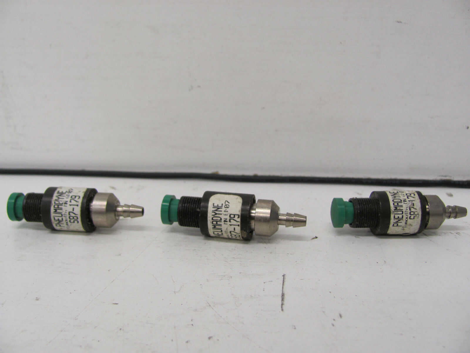 LOT OF 3 PNEUMADYNE S87-179 PNEUMATIC VALVE NEW(OTHER)
