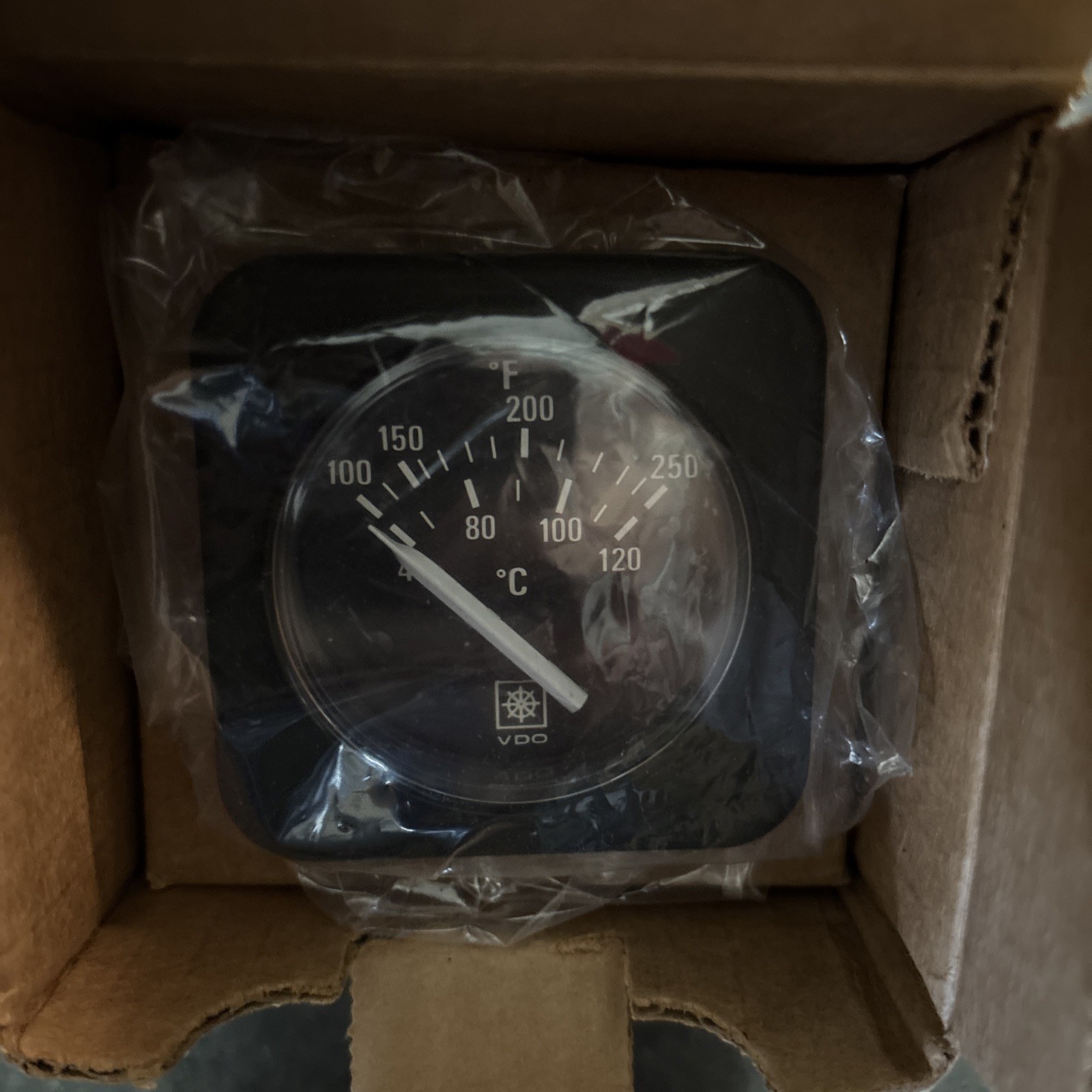 VDO 313-003D 250F Electric Water Temperature Gauge 24V