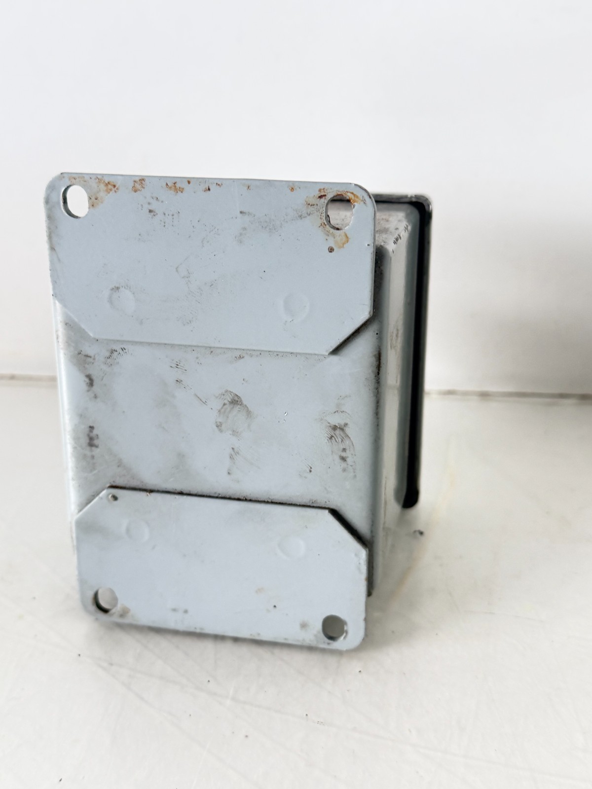 Industrial push button switch with box (RB4)