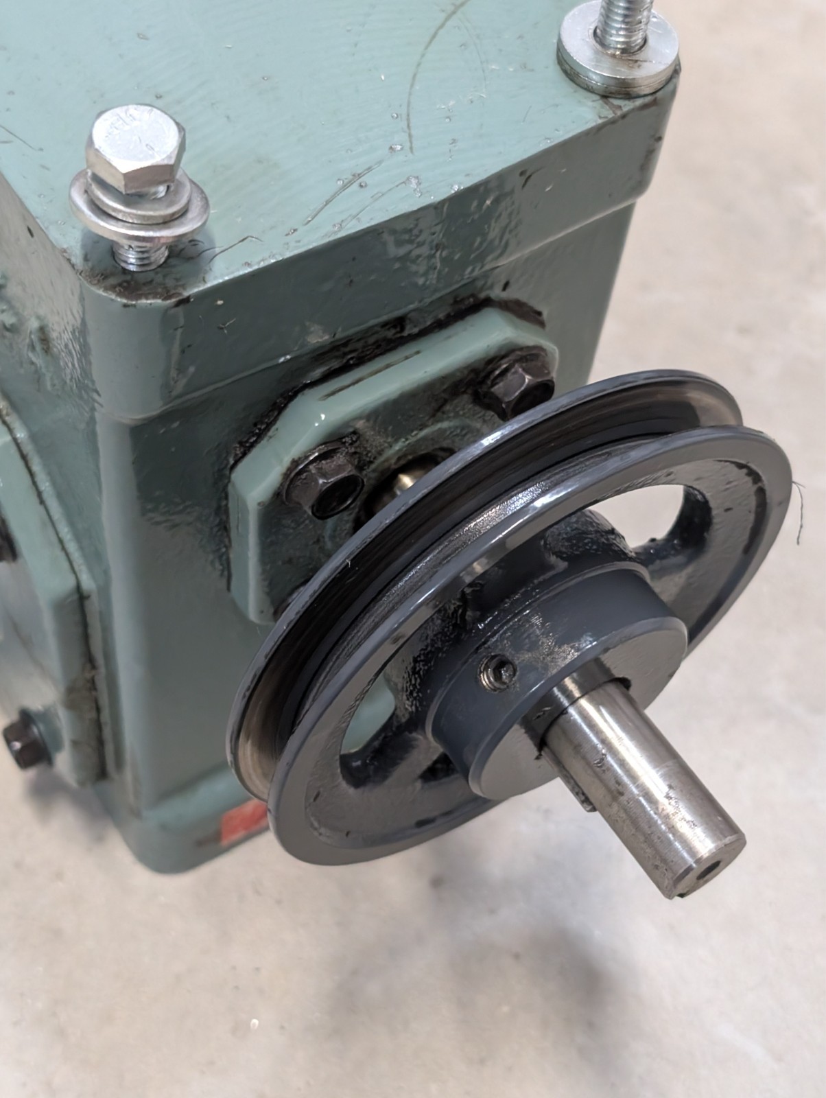 HYTROL 4AC 20-1 RH GEAR REDUCER RIGHT HAND, RATIO 20:1, With Gear & Pulley