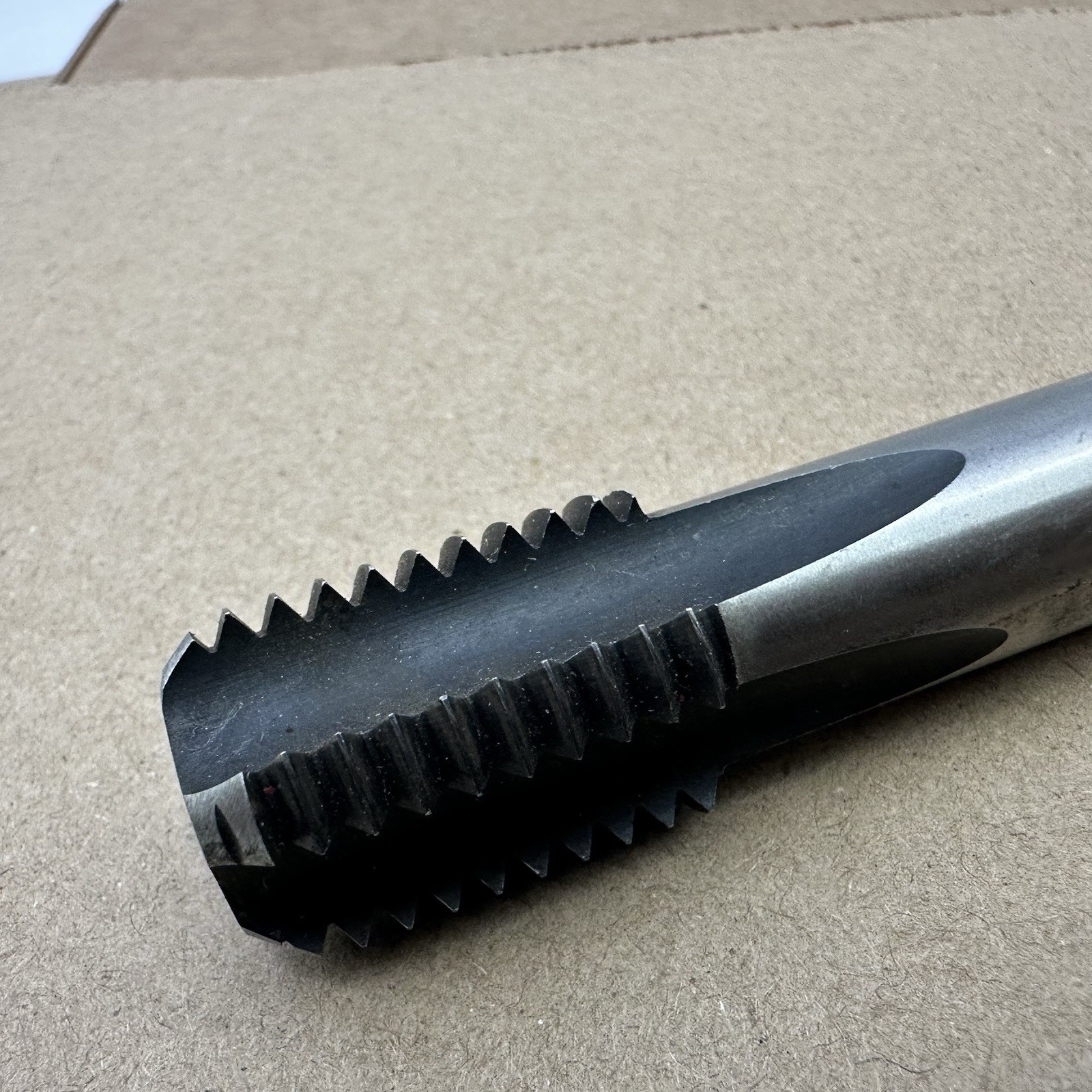 Detroit M11-0972601 – 3/4″-10 NC H3 Bottoming Hand Tap 4 Flute Nice Shape