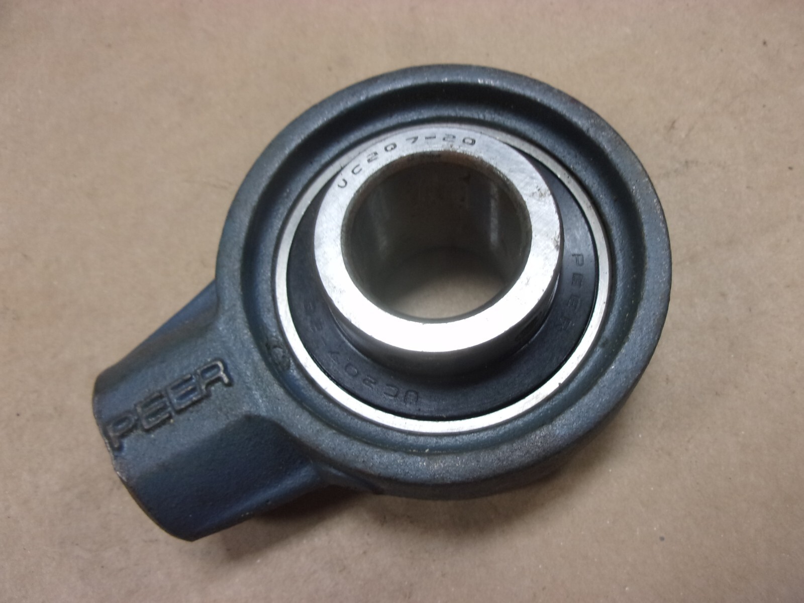 Peer Hanger Support Bearing UC207-20 Shaft 1 1/4” Thread Size 3/4 – 14 HA207 NOS