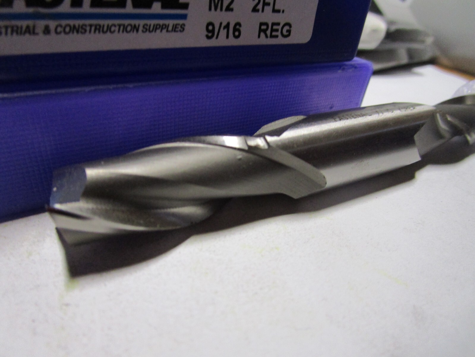 0.5625 Dia x 4.5000 OAL 2 Flute 30° HSS Uncoated Finishing Square End Mill