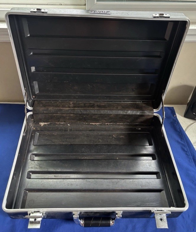 Platt 2007 Medium-Duty ABS Series Case, 20″ x 14″ x 7″, 4″ Body Depth Black