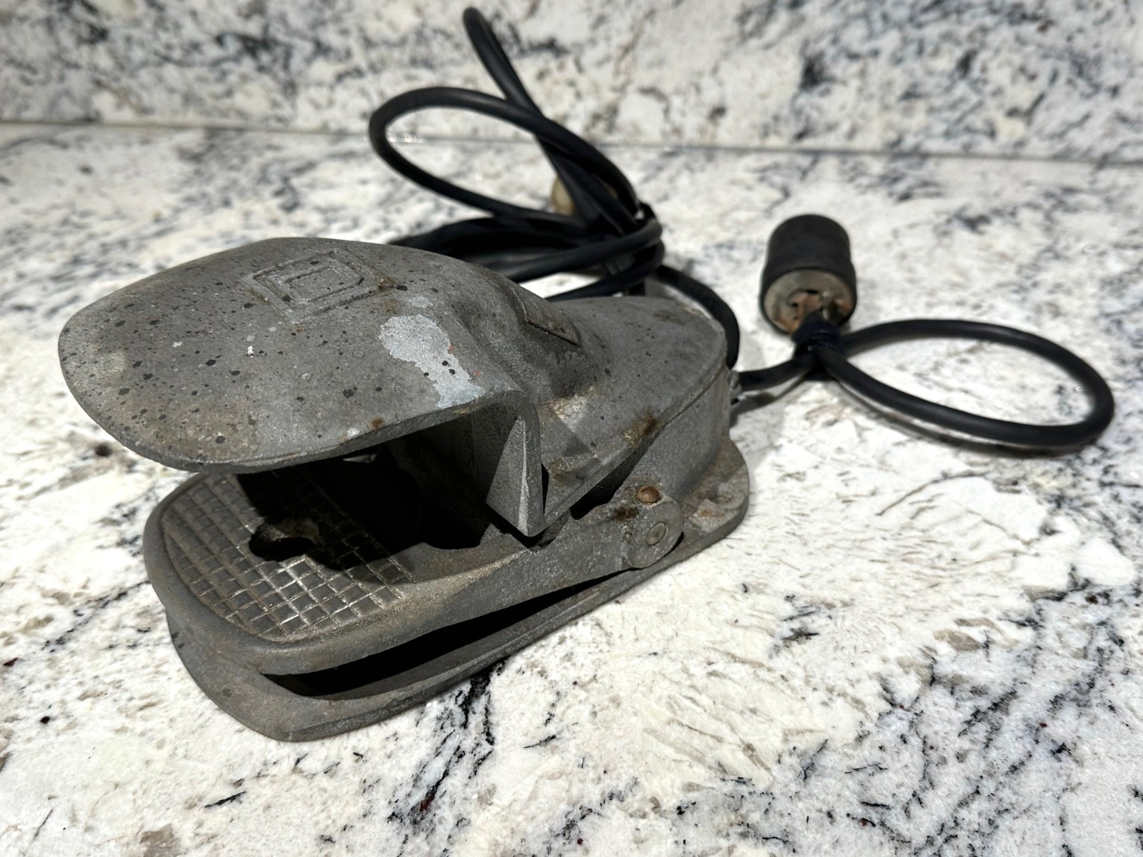 SQUARE D Vintage FOOT PEDAL Gray Operator Foot Switch Tested Needs New Cords