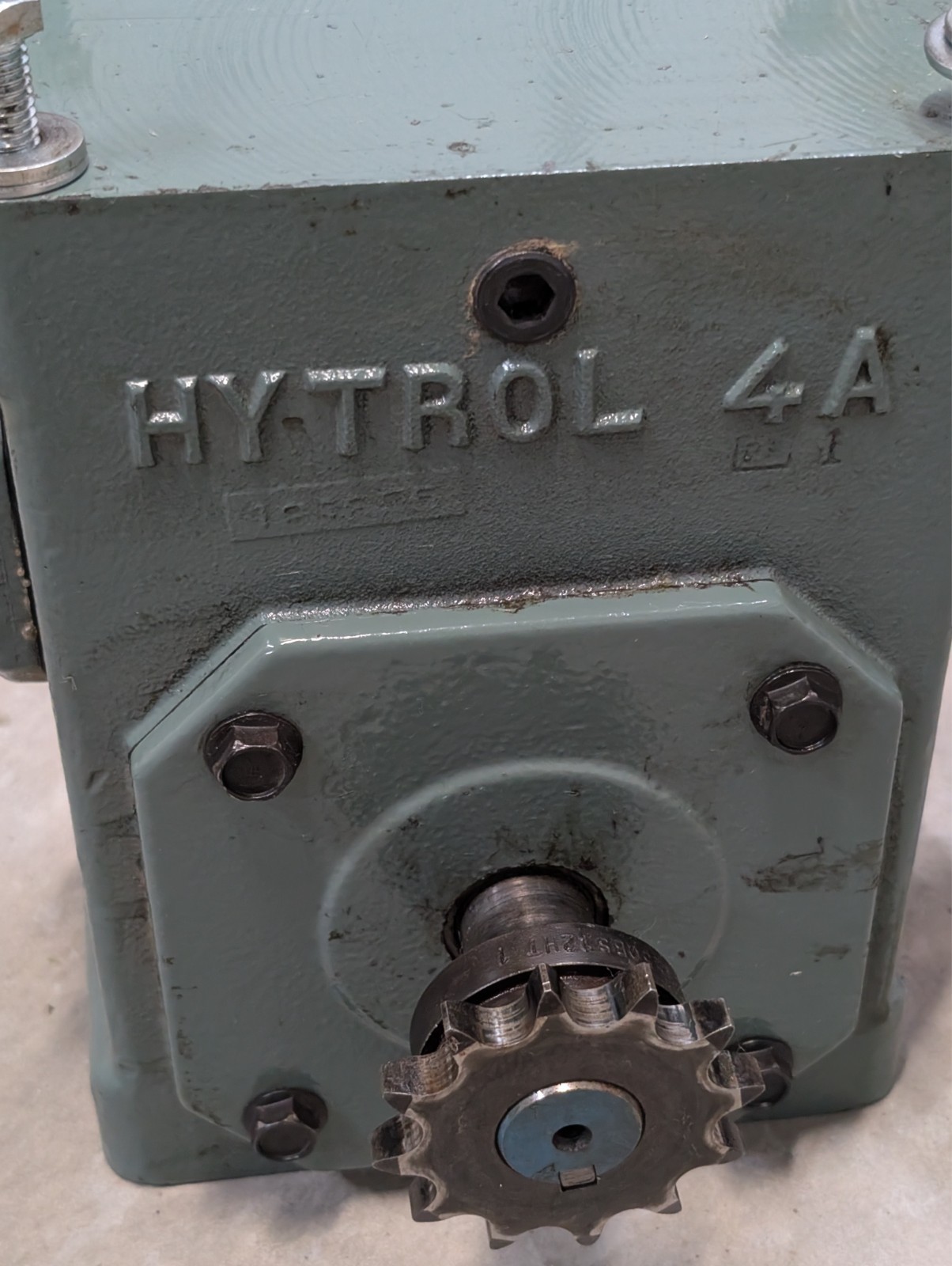 HYTROL 4AC 20-1 RH GEAR REDUCER RIGHT HAND, RATIO 20:1, With Gear & Pulley