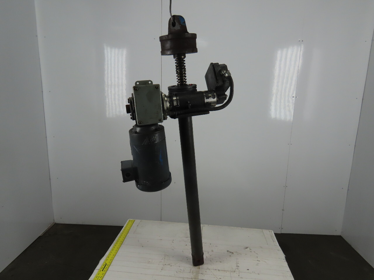 Joyce Dayton 10 Ton 36″ Machine Comdrive Screw Jack W/ 575V 3Ph Motor & Limit