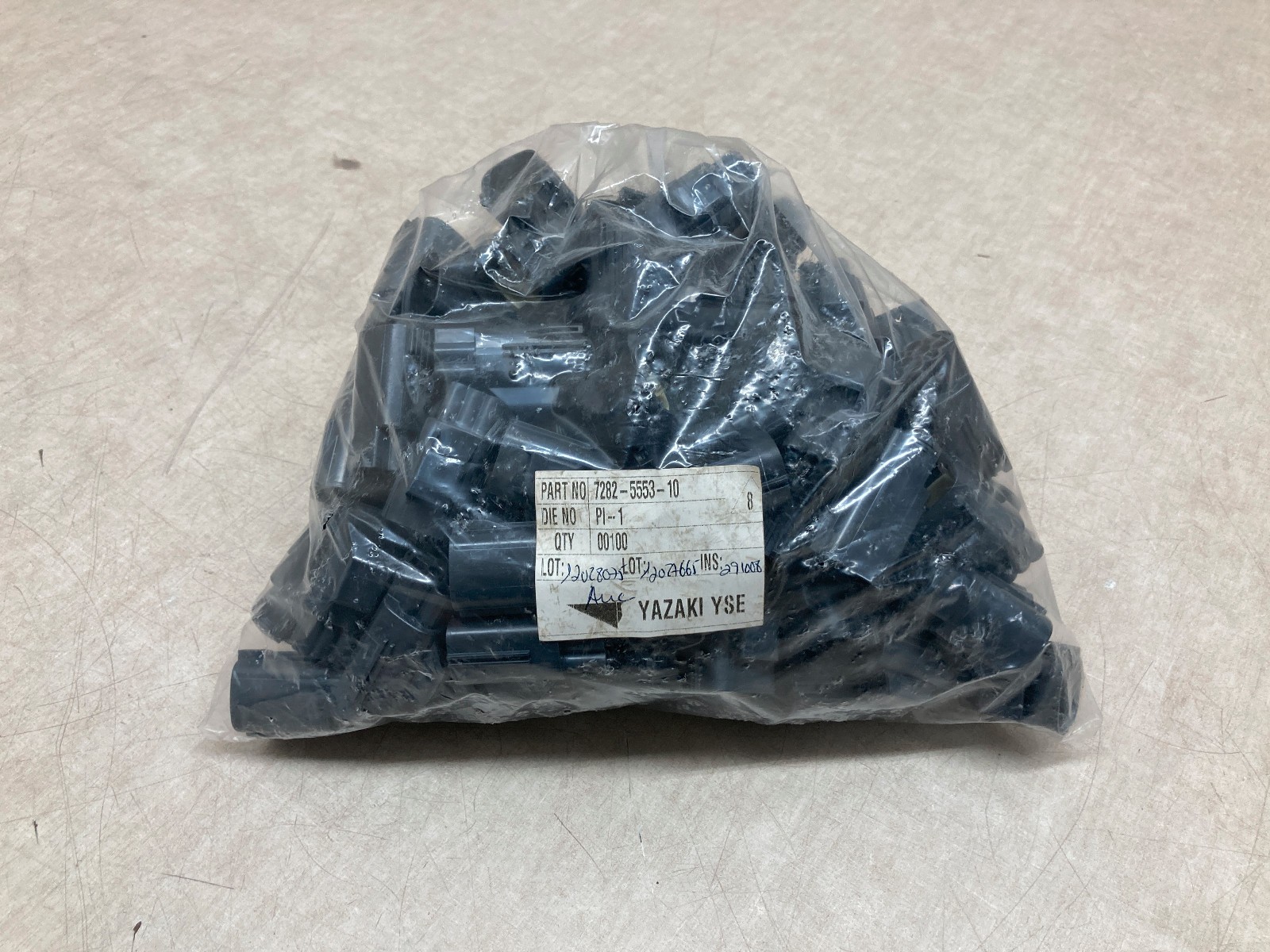 Lot of 95+ YAZAKI YSE 7282-5553-10 PI-1 1.5 System Sealed Male Plug
