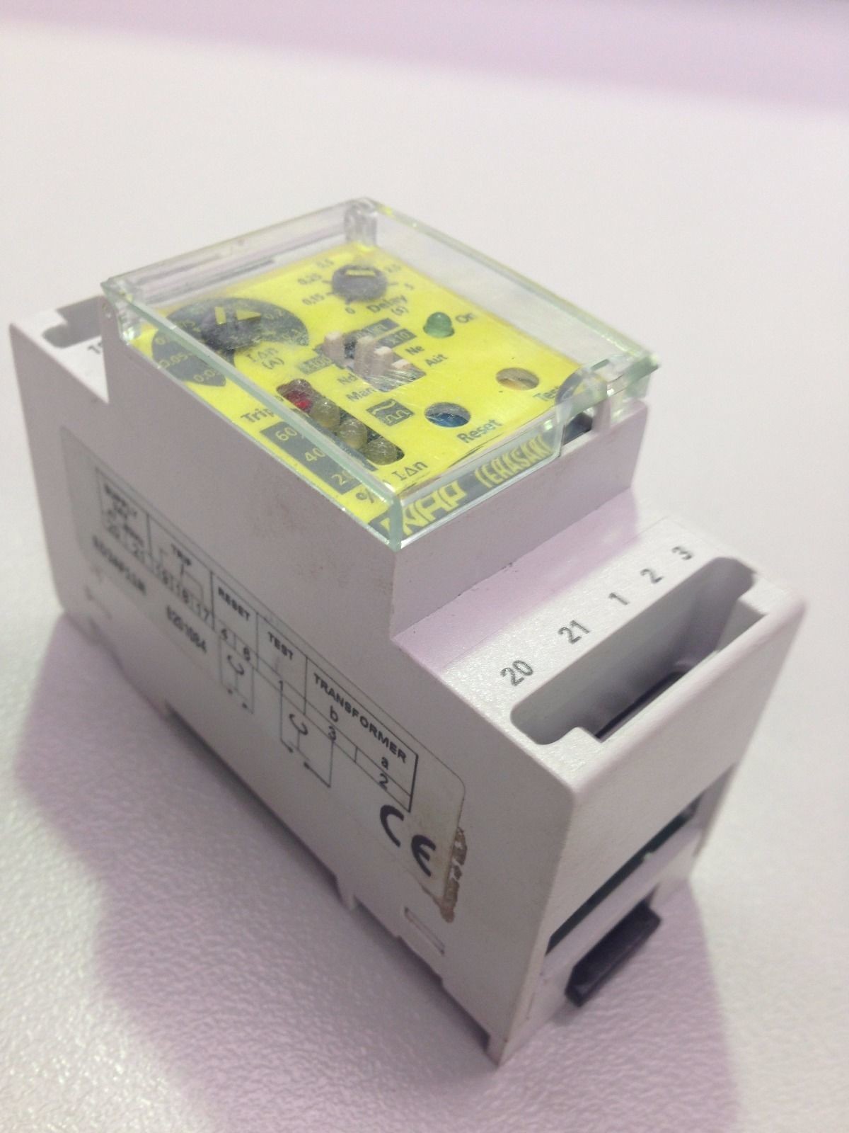 NHP Terasaki D2-S RD3AF11N Earth Leakage Relay Delta Din 2 Pole A24V 0,03-30A