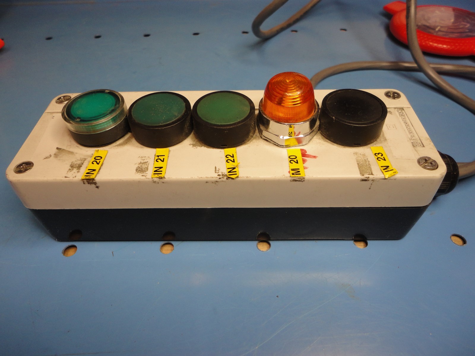 Used, Free Ship, Telemecanique 5 Hole Push Button Box, 7-1/2″ L x 2-5/8″ W x 2″