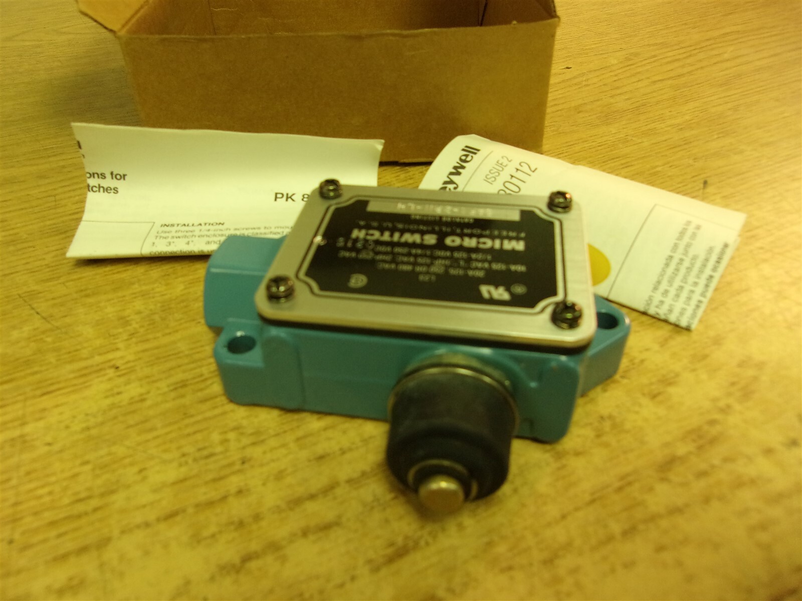 NEW Honeywell BAF1-2RN-CH 10A 125V Micro Switch *FREE SHIPPING*