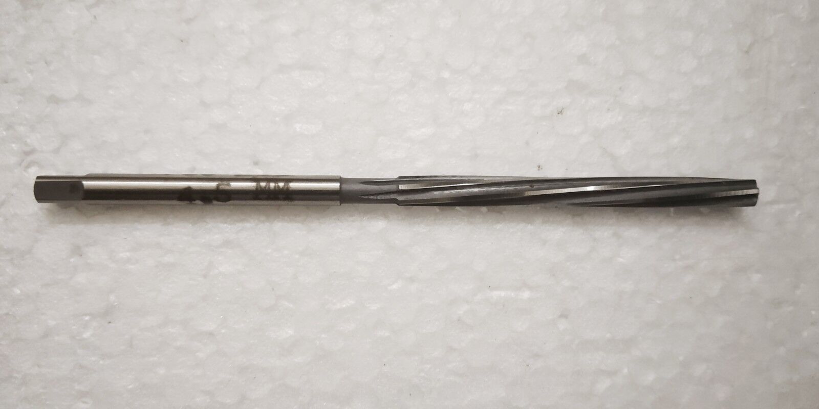 HSS 1-3/16″ Parallel Shank Hand Reamer – Cut Edge 5-1/4″ – Length 10-7/16″