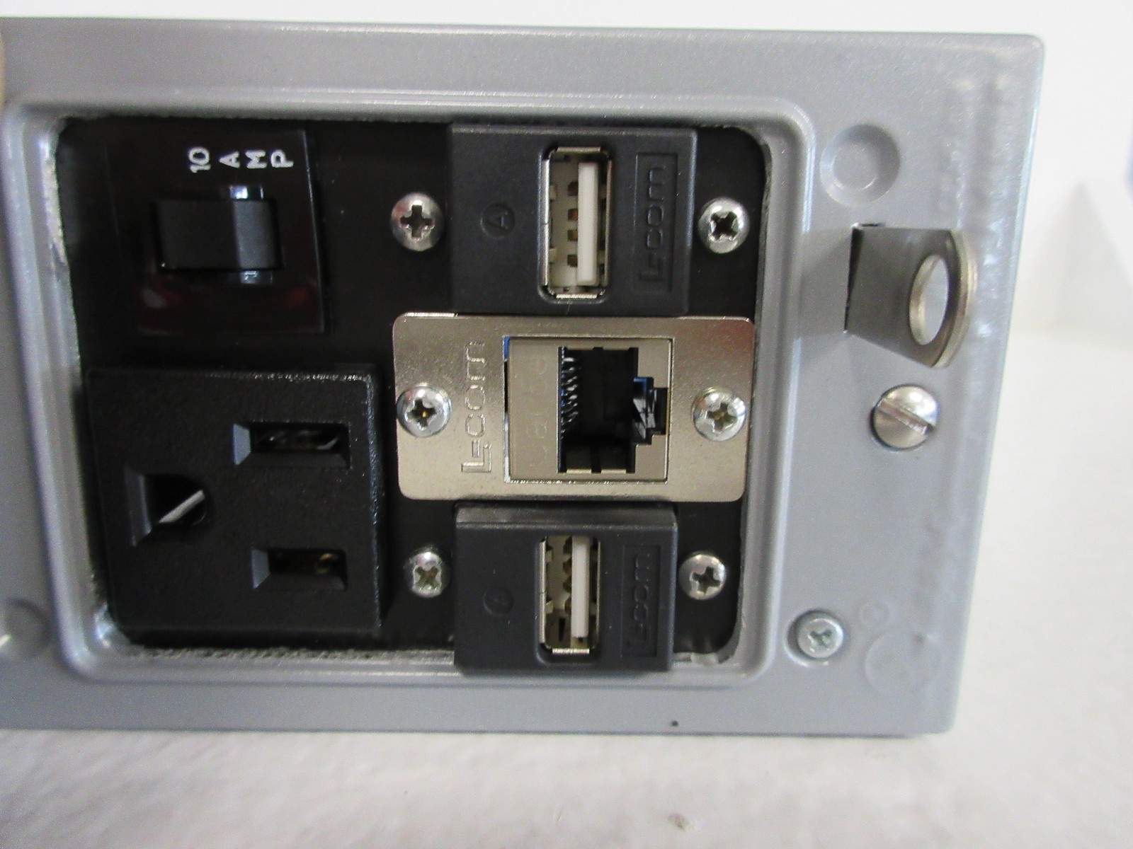 WECO PPS10-ENSS/2USBA-10 NEW CAT5E PORT / 2 USB / OUTLET DEVICE PPS10ENSS2USBA10