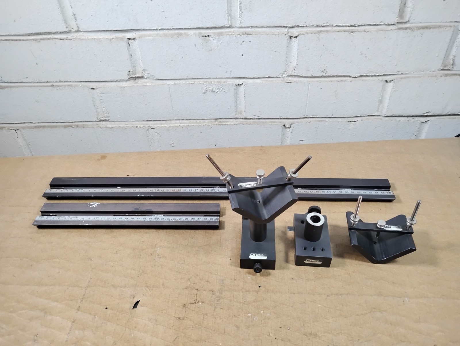 Oriel Optical Rails with Carriers – 11502 11522 11641 11670 13860