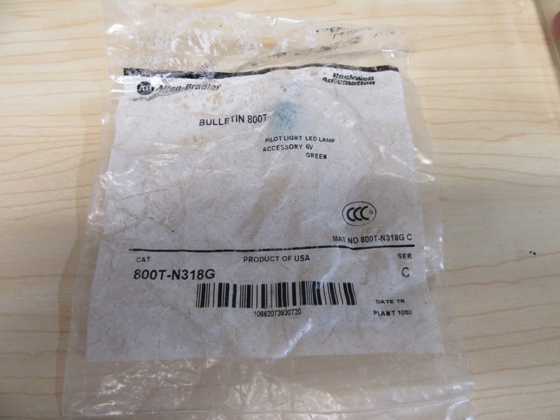 Allen Bradley 800T-N318G Green Bulb 800TN318G 6VAC/DC