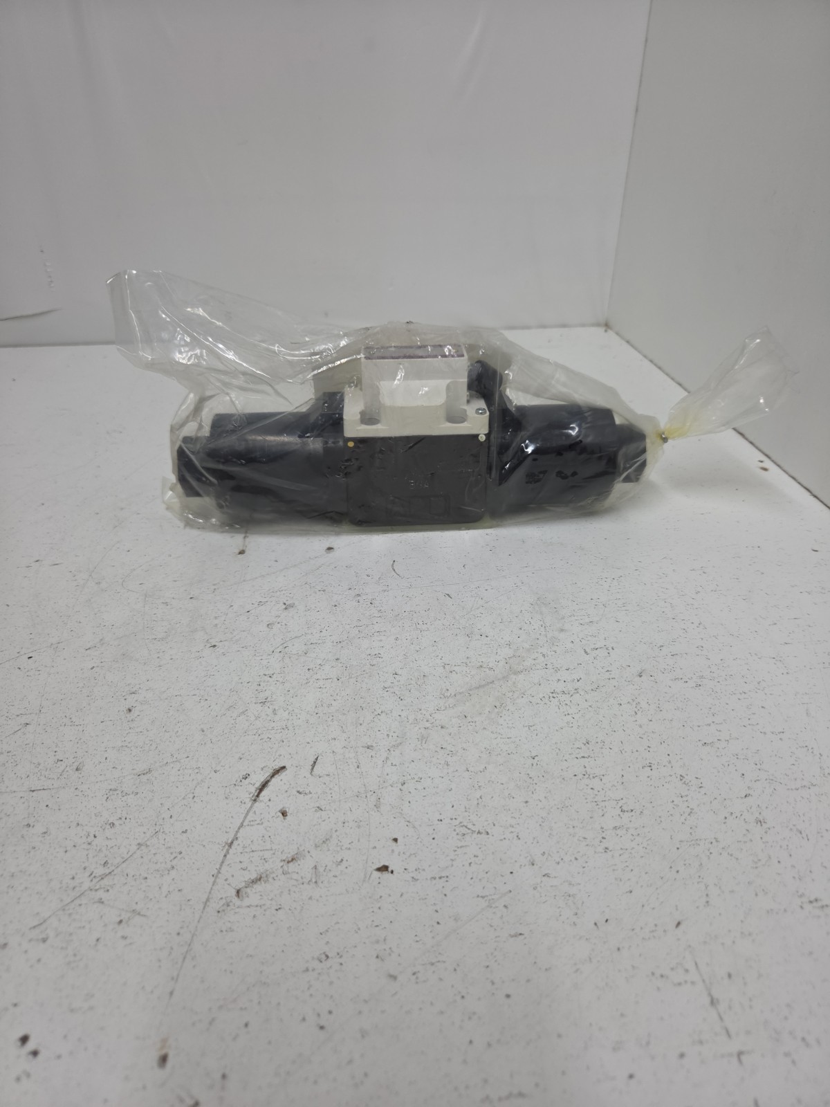 TOYOOKI HD1-3W-BGA-025D-WYD2A **NOS**