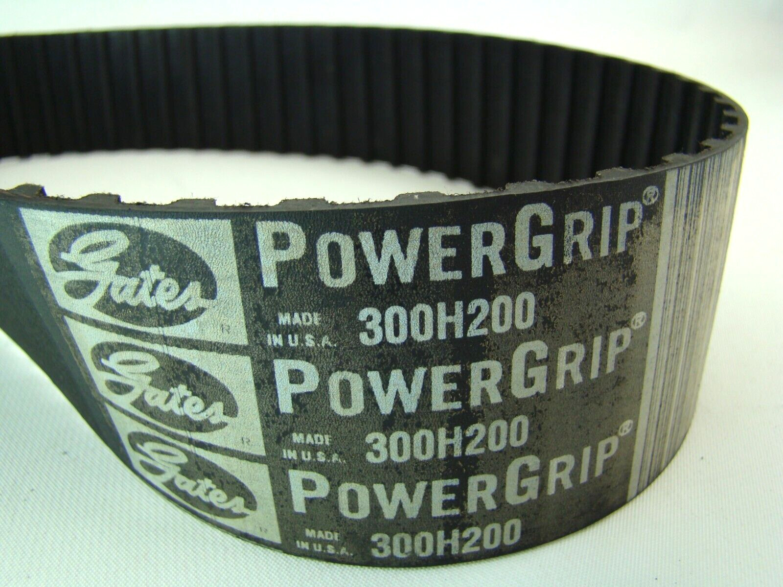 Gates PowerGrip 300H200 Timing Belt 30″ Length 2″ Width 60 Teeth