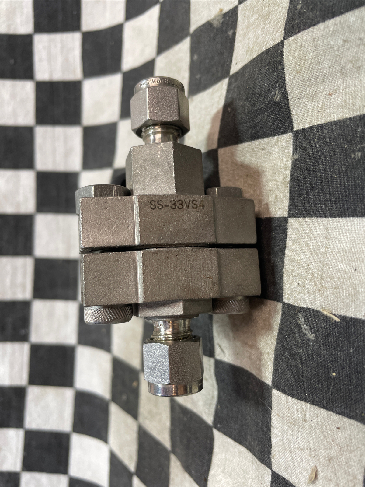 WHITEY Ball Valve 1/4”, SS-33VS4, SS33VS4, ShipSameDay #1374B5
