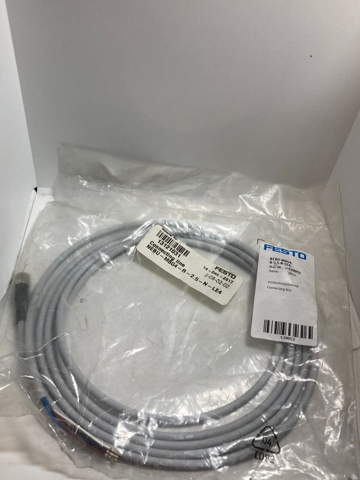 FESTO NEBU-M8G4-R-2.5-N-LE4 CONNECTING CABLE 4 PIN FEMALE 2.5M NIB