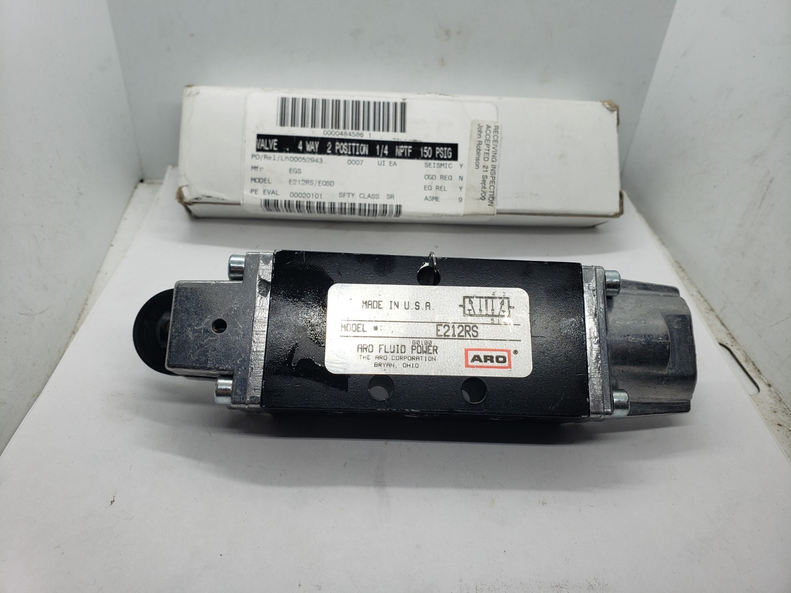 ARO E212RS MANUAL AIR VALVE 4 WAY 2 POSITION 1/4″NPTF 150 PSI NIB