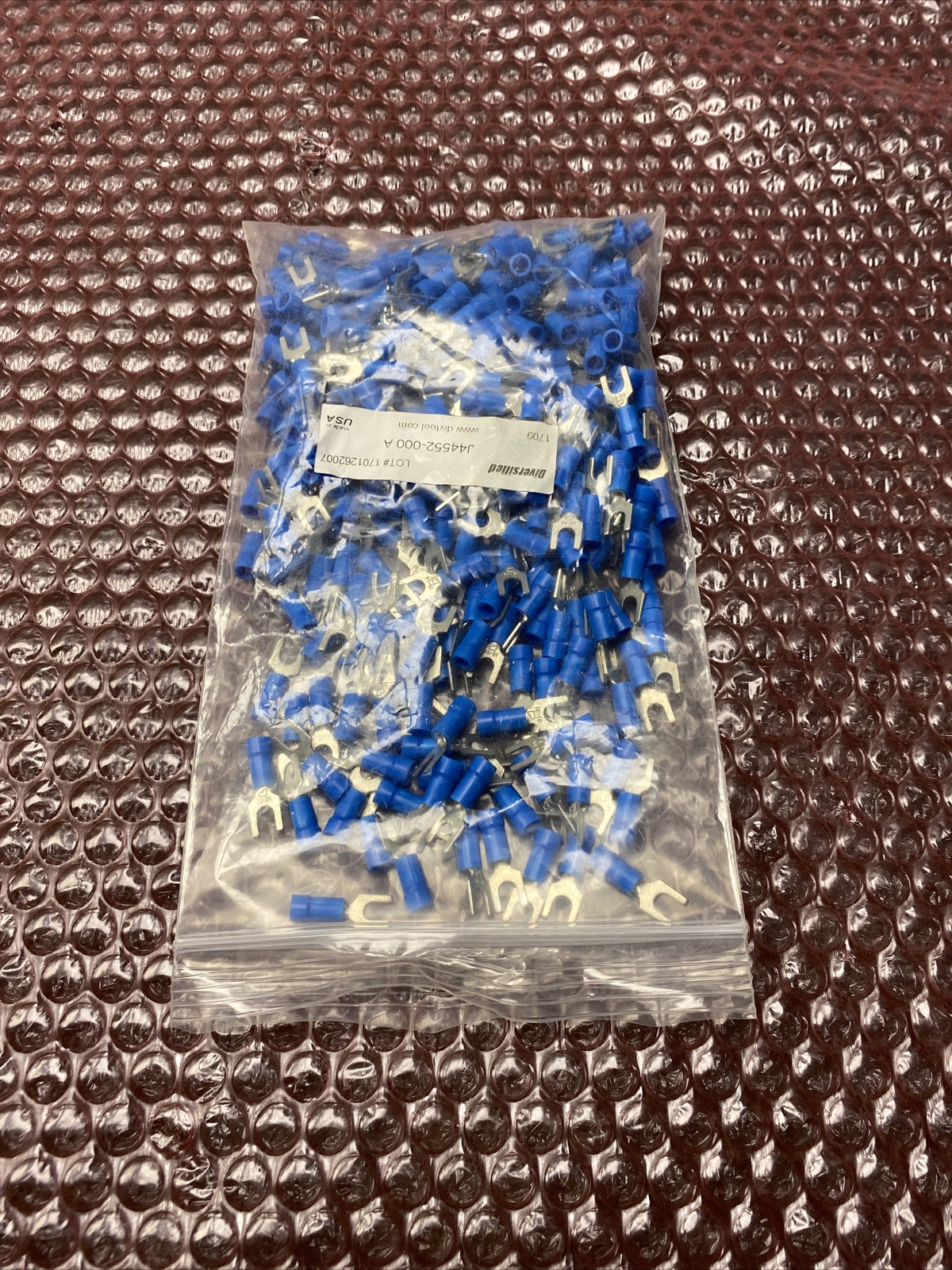 Lot of 300 Terminals BLK FORK 16-14 AWG10