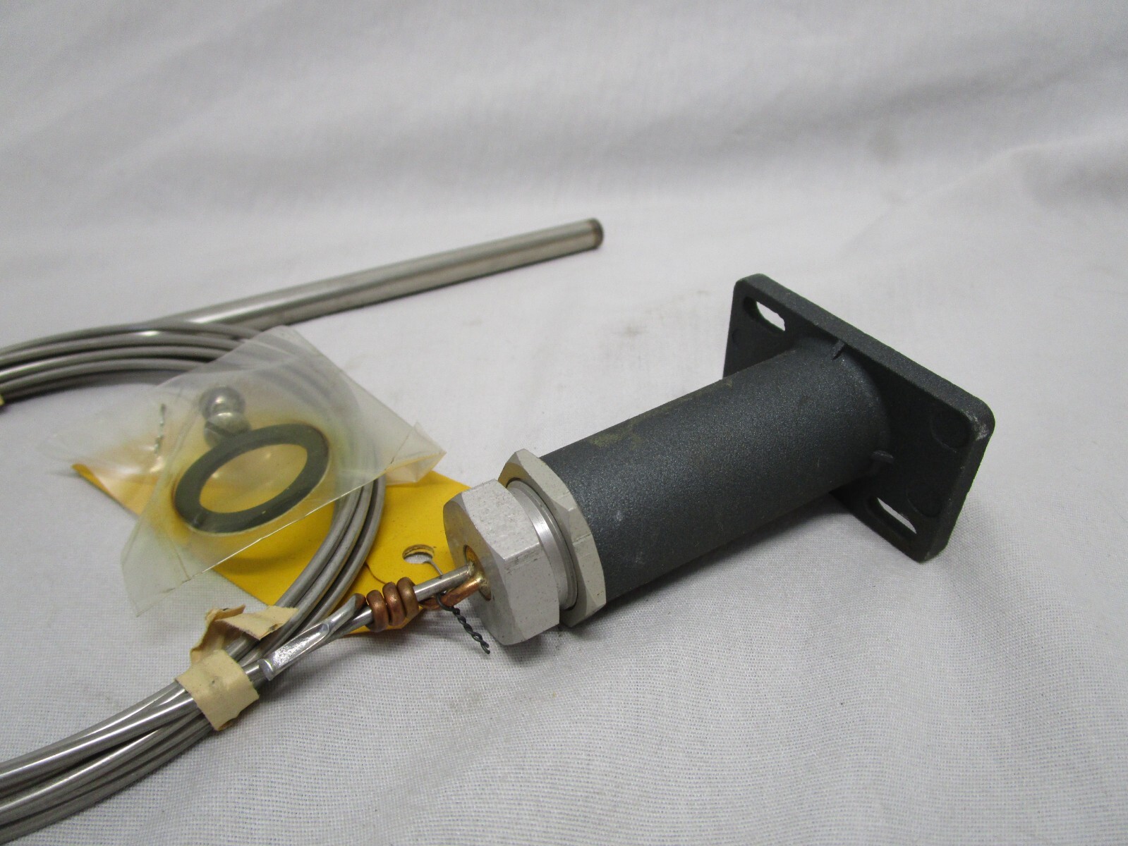 NEW FENWAL 40-100014-002 THERMOCOUPLE