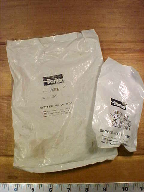 NOS Parker Skinner Valve 7KT06 Parts Repair Kit New