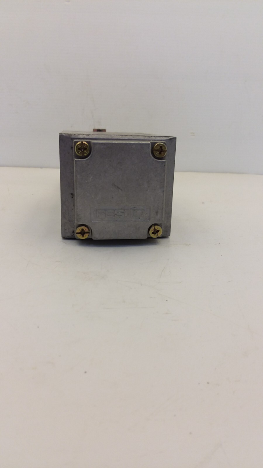 FESTO LR-ZP-B-D-3 INTERMEDIATE PRESSURE REGULATOR 0-12 BAR 0-174 PSI NNB