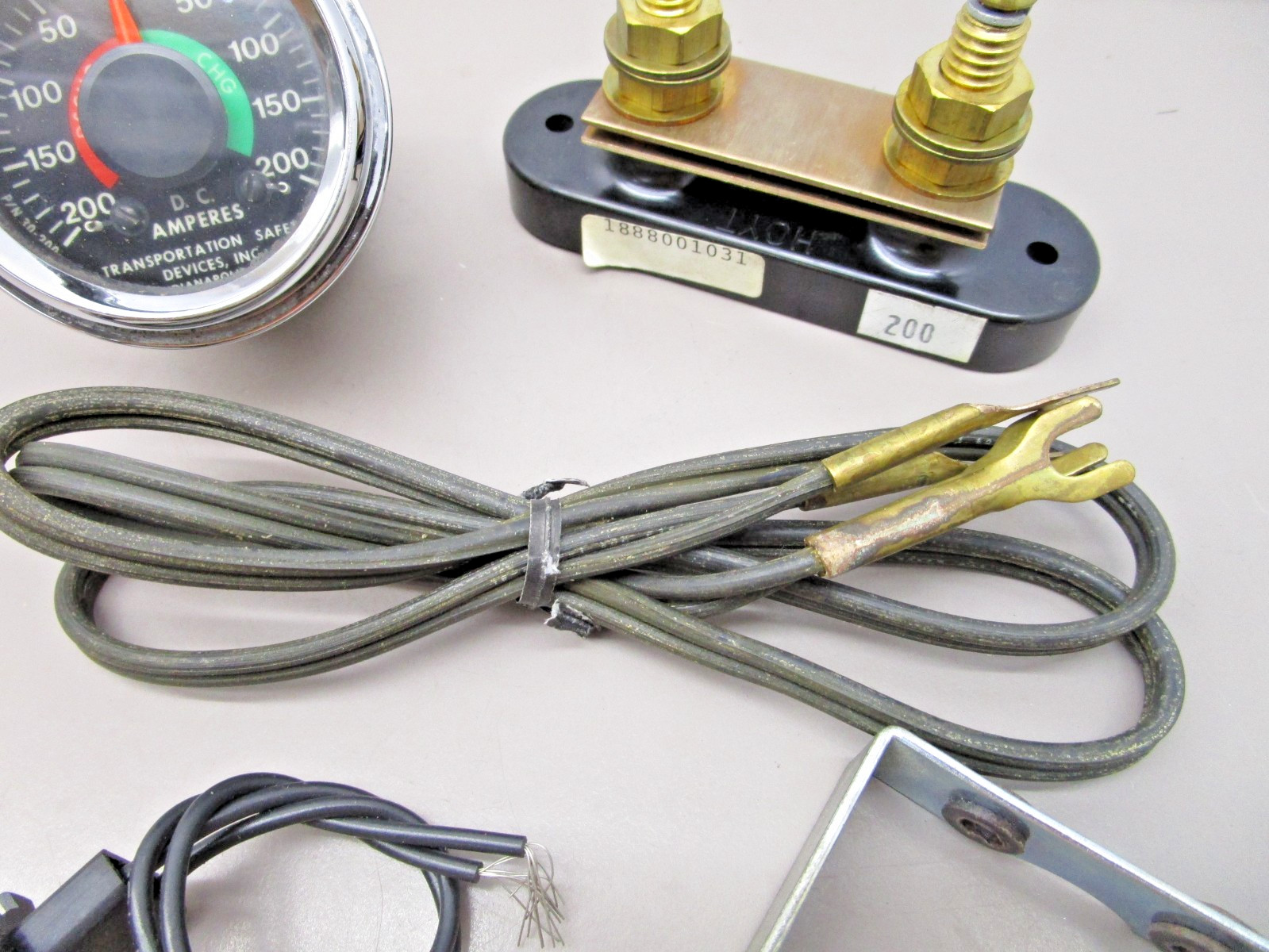 TSD 7373 2″ Ampere Gauge 200A with Hoyt C-8033 1888001031 Fuse Bridge
