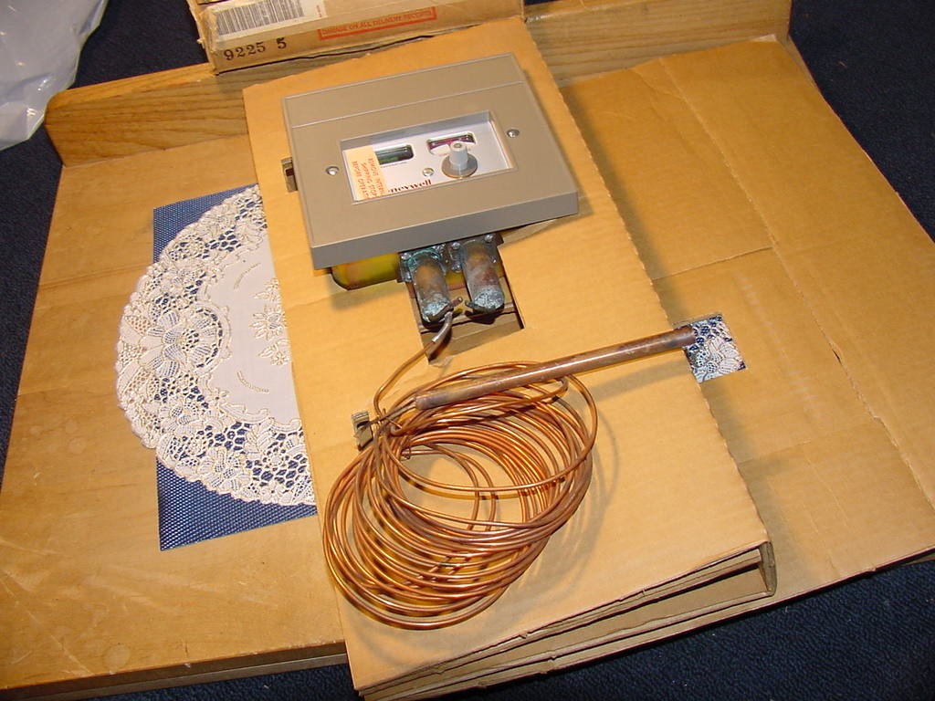 HoneyWell TP954A1608, Temperature Indicating Controller, 0-150F, 20 Foot, NOS