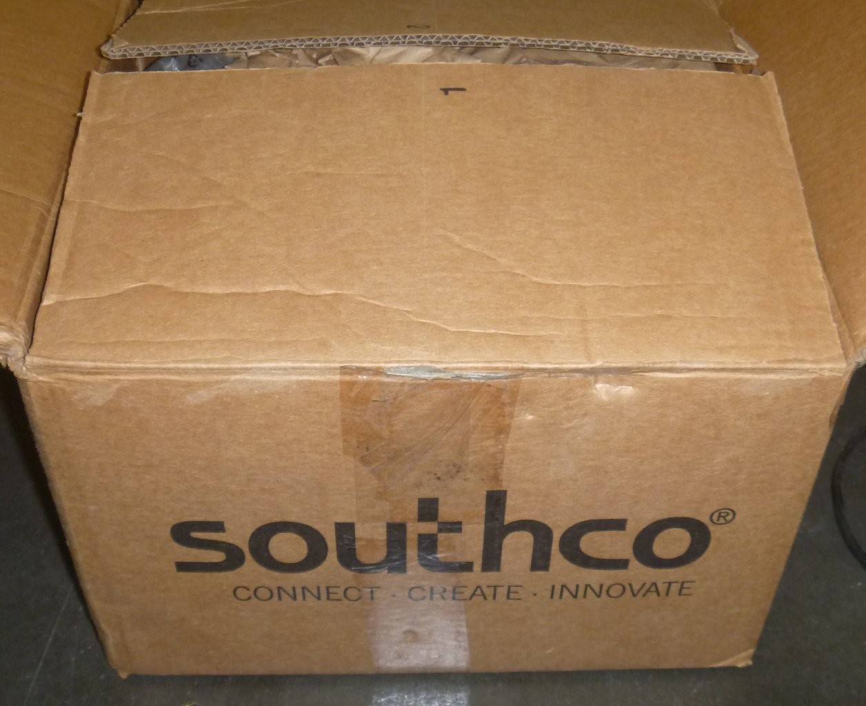 Case of 40 NEW Southco 62-42-251-2 Locking Compression Latch Flush, Black