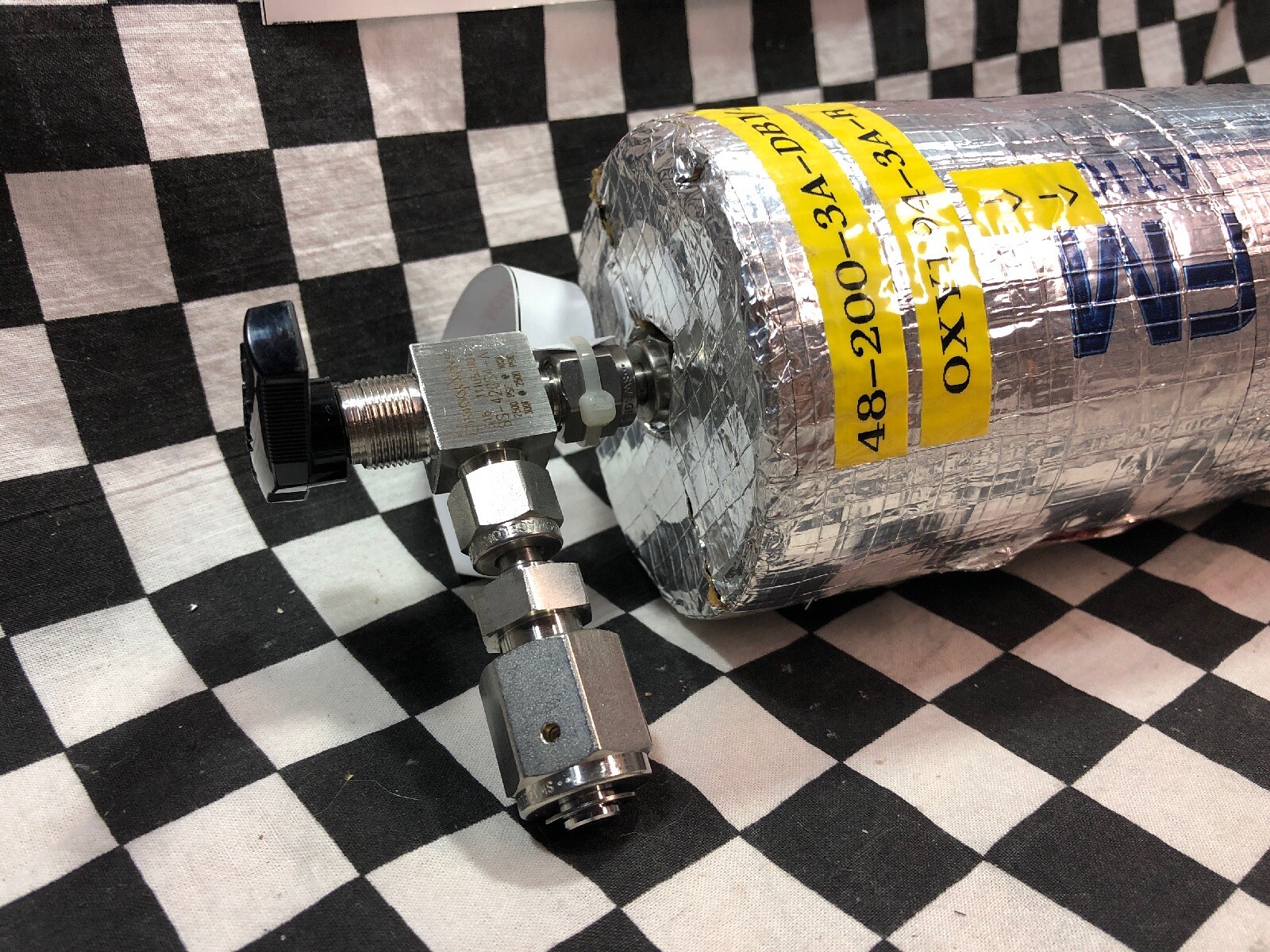 EOS GAS CYLINDER P max 20 BARS 48-200-3A-DB1/4″, OYY194-3A-R, SHIPSAMEDAY#104BA