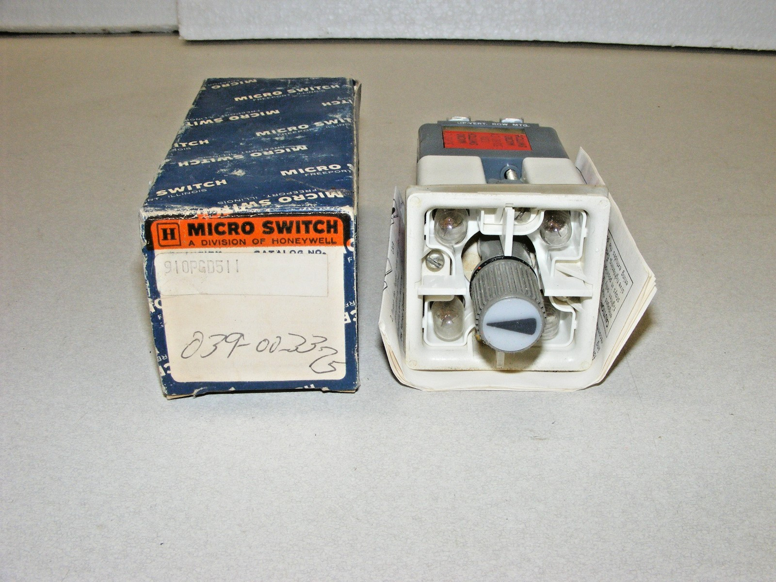 Honeywell Micro Switch 910PGD511 Coordinated Manual Control Selector Switch (zz3